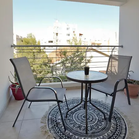 Glabur - The Cozy Atelier - City, Free Parking & Wifi, Welcomes You!!! *